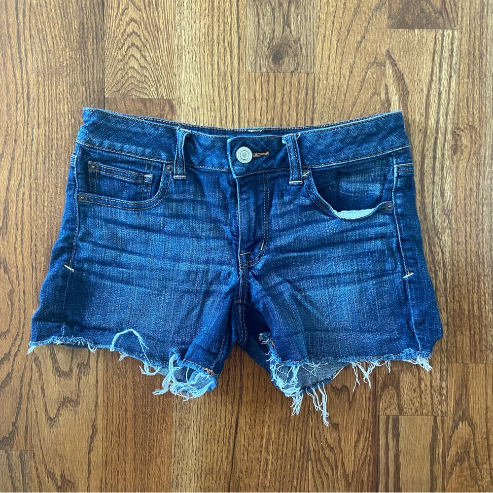 American Eagle Denim Blue Jean Shorts with Frayed Hem Size 6